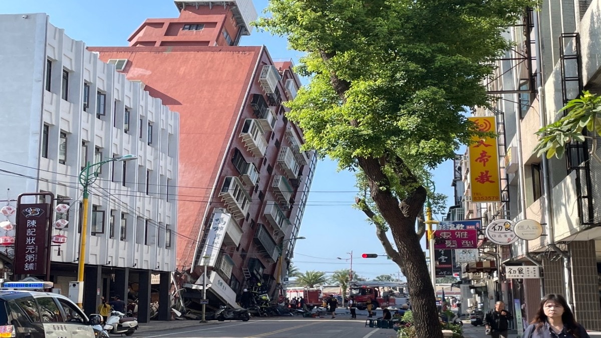 4 Dead, 26 Buildings Collapse in Japan and Taiwan Earthquake; Dozens Trapped